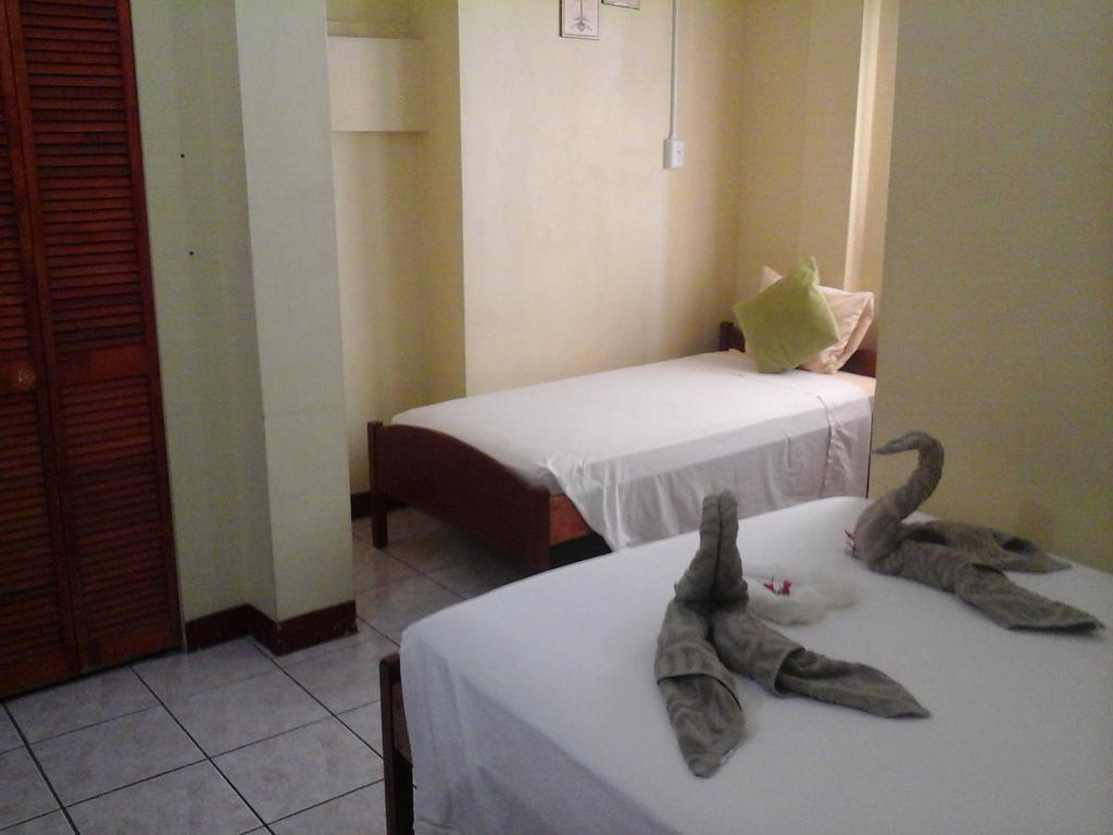 Belcove Hotel & Guesthouse Belize City Exterior photo